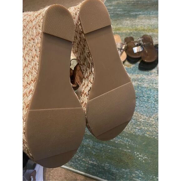 Torrid Zip Front Slip on platform Wedge Tan size 8.5 WW - Picture 11 of 11